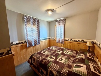 Escape to the Northwoods with this inviting two bedroom - photo 5