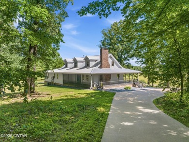 MOVE-IN-READY, COUNTRY ESTATE on 7.3 acres in Paris Tennessee - photo 1