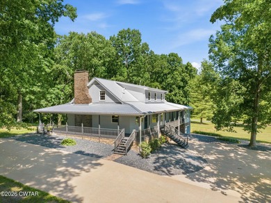 MOVE-IN-READY, COUNTRY ESTATE on 7.3 acres in Paris Tennessee - photo 5