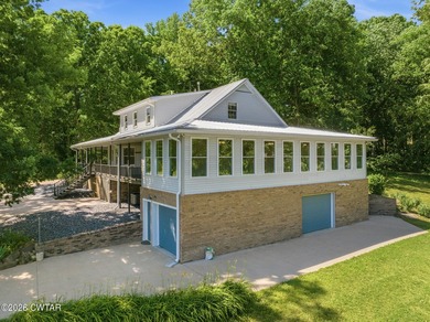 MOVE-IN-READY, COUNTRY ESTATE on 7.3 acres in Paris Tennessee - photo 7