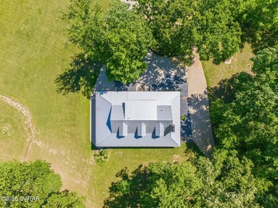 MOVE-IN-READY, COUNTRY ESTATE on 7.3 acres in Paris Tennessee - photo 10