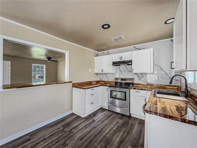 Beautifully updated coastal charmer in sought-after PA Cliffs! - photo 12
