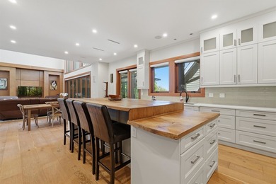 Stunning west coast modern, craftsman estate home in Morgan - photo 14