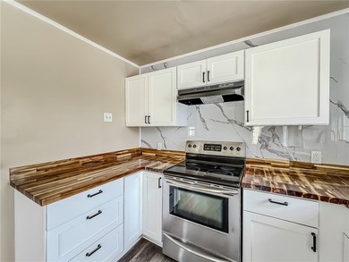 Beautifully updated coastal charmer in sought-after PA Cliffs! - photo 15