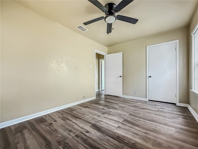 Beautifully updated coastal charmer in sought-after PA Cliffs! - photo 16
