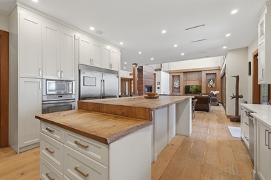 Stunning west coast modern, craftsman estate home in Morgan - photo 16