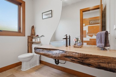 Stunning west coast modern, craftsman estate home in Morgan - photo 19