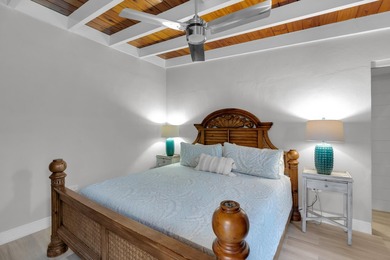 Welcome to your Waterfront Paradise! This beautifully remodeled - photo 19