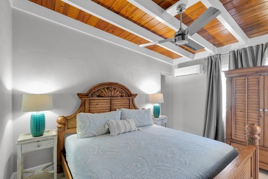 Welcome to your Waterfront Paradise! This beautifully remodeled - photo 20