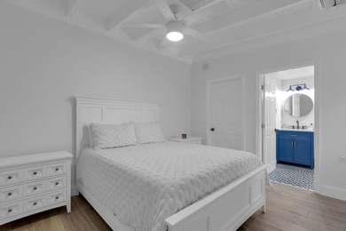 Welcome to your Waterfront Paradise! This beautifully remodeled - photo 22