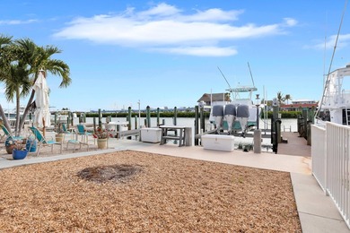 Welcome to your Waterfront Paradise! This beautifully remodeled - photo 31