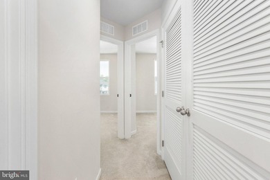Quick Closing, like new, move-in ready, 3 level residence, in - photo 32