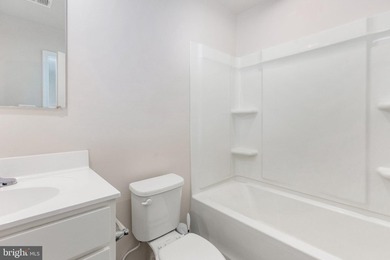 Quick Closing, like new, move-in ready, 3 level residence, in - photo 33