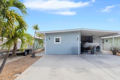 Welcome to your Waterfront Paradise! This beautifully remodeled - photo 36