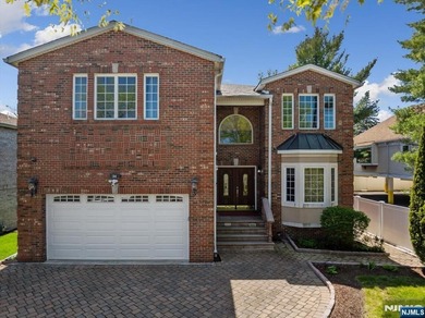 Hudson River Home For Sale in Englewood Cliffs New Jersey