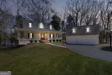 Lake Home For Sale in Fair Play, South Carolina