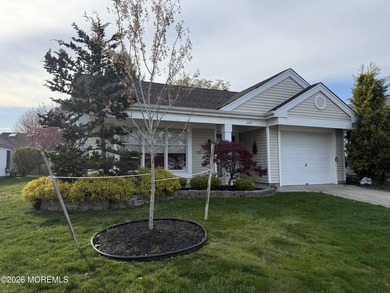Enjoy easy living in Greenbriar Woodlands, a 55+ gated community - photo 1