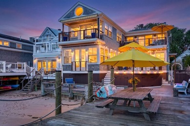 Tracing its roots to a classic Cape house and fishing shack in - photo 2
