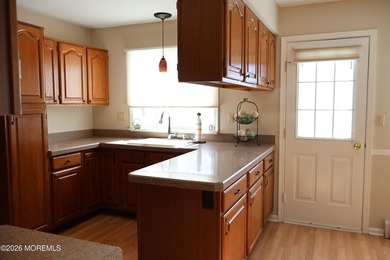 Enjoy easy living in Greenbriar Woodlands, a 55+ gated community - photo 7