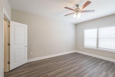 This Savannah floor plan features 3 bedrooms, 2.5 baths, and a - photo 8
