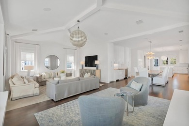Discover an extraordinary blend of luxury, comfort, and coastal - photo 4