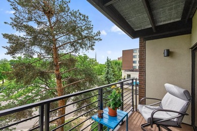 Beautiful and well-maintained condo in an incredible location - photo 11
