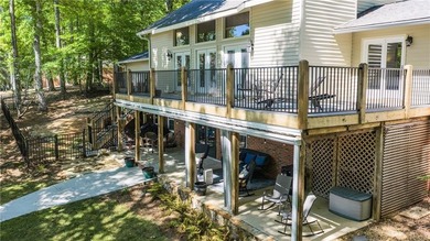 Experience refined lake living in this exceptional 5-bedroom, 3 - photo 16