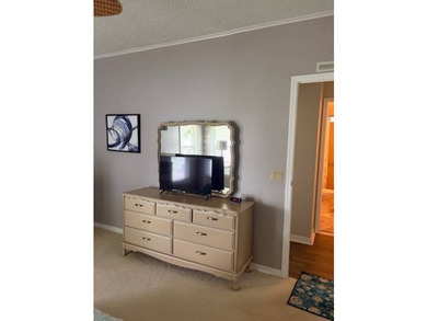 Move right into this beautifully updated 2-bedroom, 2-bath - photo 18