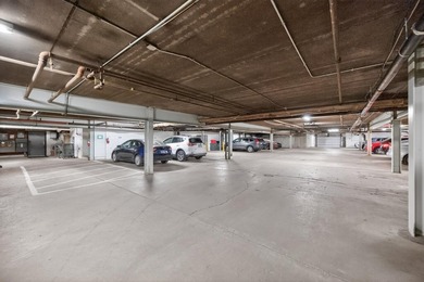 Beautiful and well-maintained condo in an incredible location - photo 47