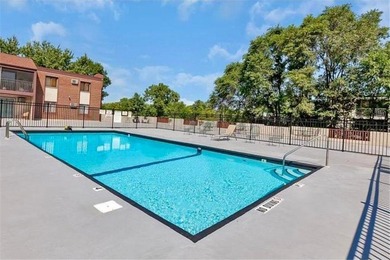 Beautifully updated 2-bedroom, 2-bath condo offering 1,170 - photo 4