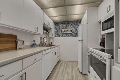 Beautifully updated 2-bedroom, 2-bath condo offering 1,170 - photo 7