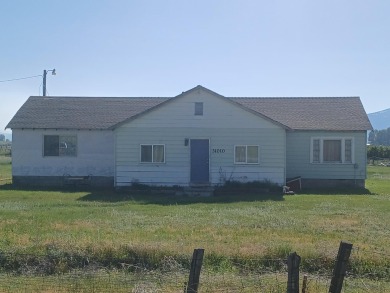 Lake Home For Sale in Chiloquin, Oregon