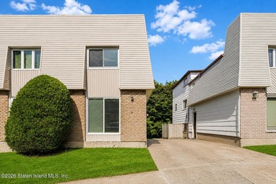 Welcome to Willowbrook! Nestled on a private cul-de-sac just off - photo 3