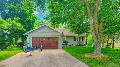 Lake Carroll Home For Sale in Lanark Illinois