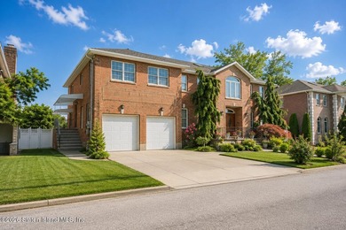 Welcome to 20 Spruce Court, a truly exceptional custom-built - photo 3