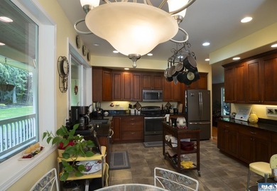 Tucked into the sought-after Panorama Vista community near - photo 17