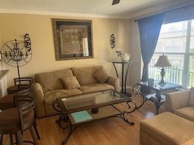 Beautifully remodeled 1 bedroom, 1 bath unit located in the - photo 1