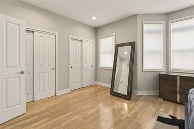 Luxury, comfort, and convenience. Welcome to 159 N Plymouth: a - photo 32