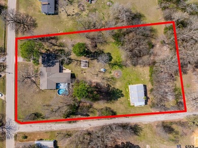 Sitting on 1.65 acres, inside the city limits, this incredibly - photo 4