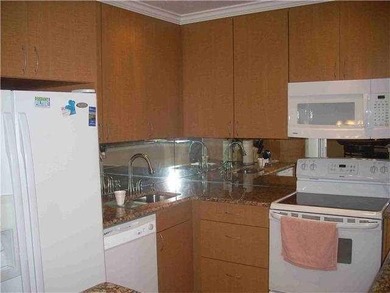 Beautifully remodeled 1 bedroom, 1 bath unit located in the - photo 5