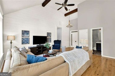 Spectacular sunsets on this breathtaking lakefront escape! This - photo 6