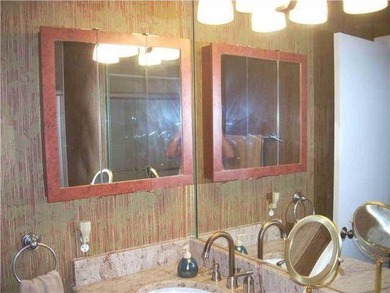 Beautifully remodeled 1 bedroom, 1 bath unit located in the - photo 6