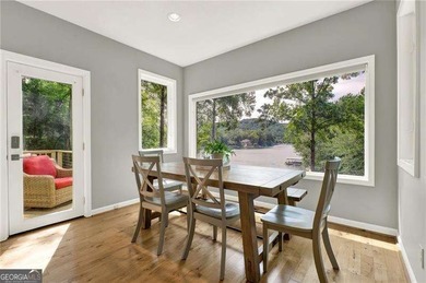 Spectacular sunsets on this breathtaking lakefront escape! This - photo 7