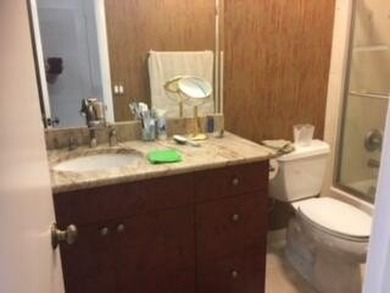 Beautifully remodeled 1 bedroom, 1 bath unit located in the - photo 7