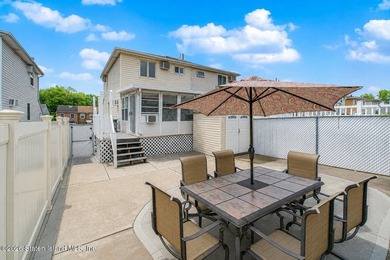 Welcome to 190 Sandalwood Drive in Great Kills. This - photo 5
