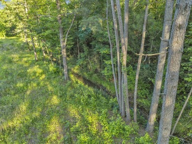 This Arkansas River Valley retreat is situated on 4.59 private - photo 7