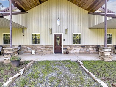 This Arkansas River Valley retreat is situated on 4.59 private - photo 8