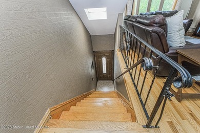 Welcome to 190 Sandalwood Drive in Great Kills. This - photo 8