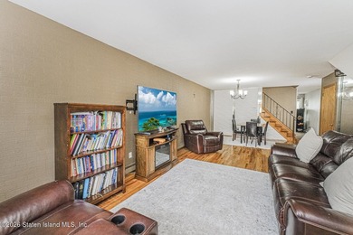 Welcome to 190 Sandalwood Drive in Great Kills. This - photo 9