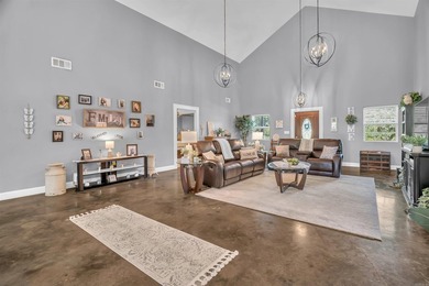 This Arkansas River Valley retreat is situated on 4.59 private - photo 10
